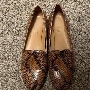 Vionic Women's Tan Snake Pattern Loafers